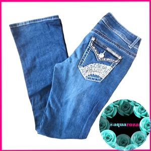 BOOTCUT Jeans w/ Jeweled Back Pockets & Front Button😍 Some Stretch, Size 6👌